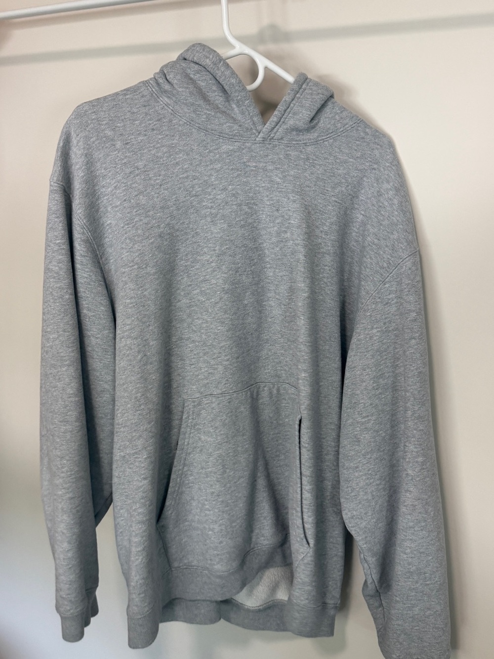 ALO Yoga Men's Light Grey Pullover Hoodie